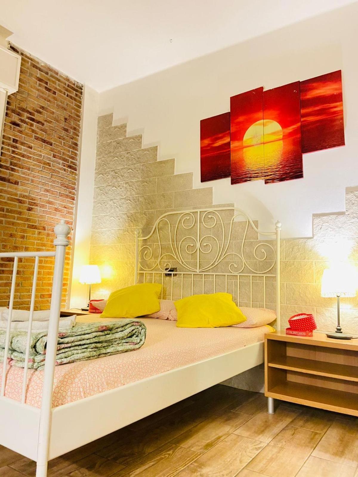 Europe Station Rooms Parma Exteriör bild