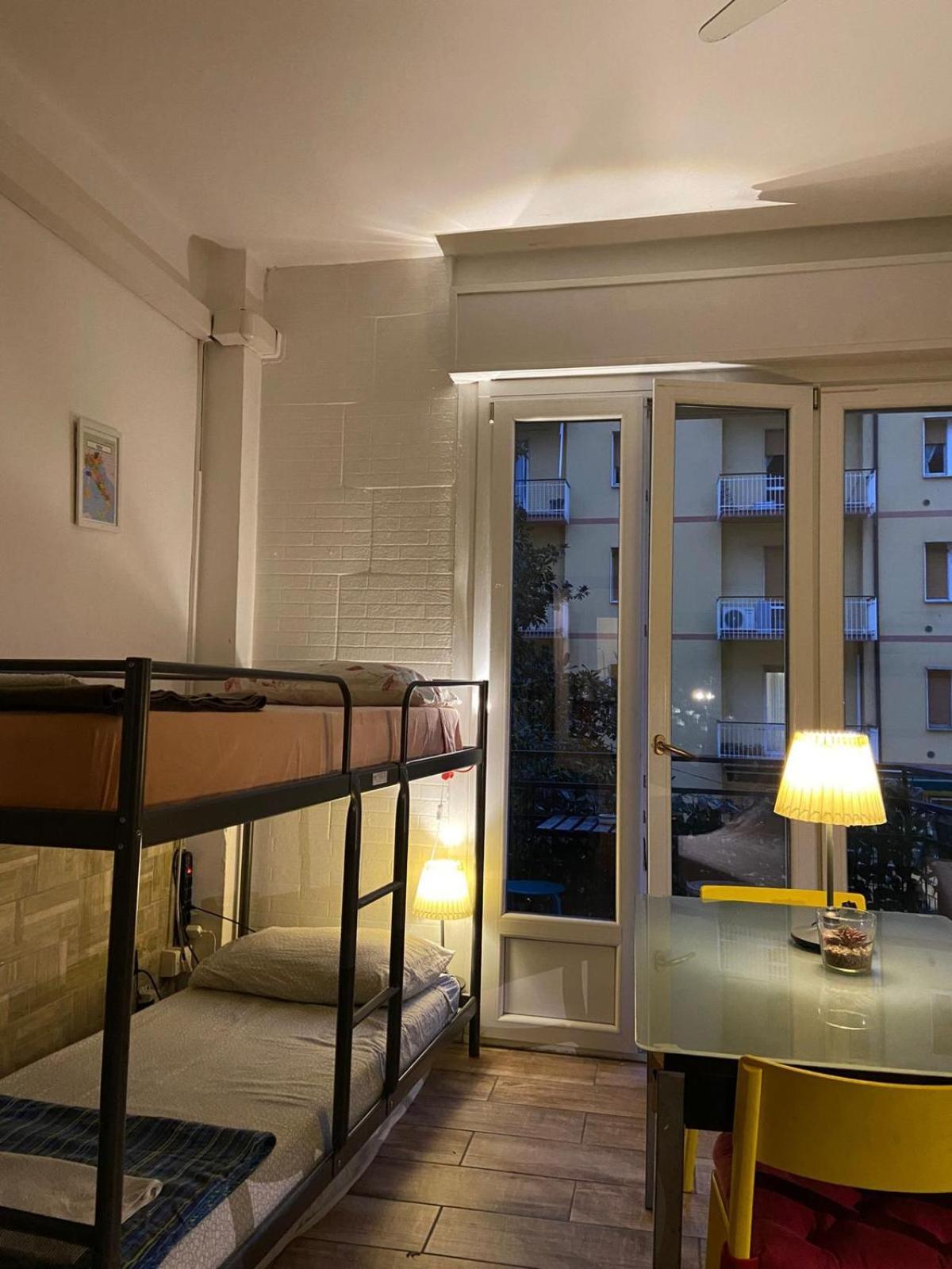 Europe Station Rooms Parma Exteriör bild