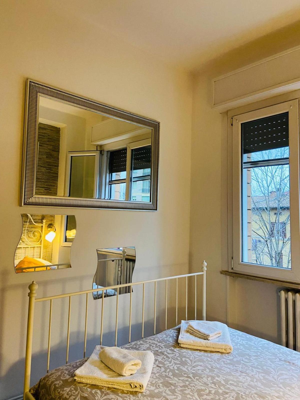 Europe Station Rooms Parma Exteriör bild
